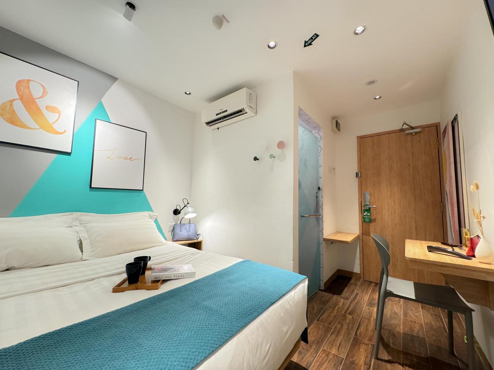 Modern Queen Room
